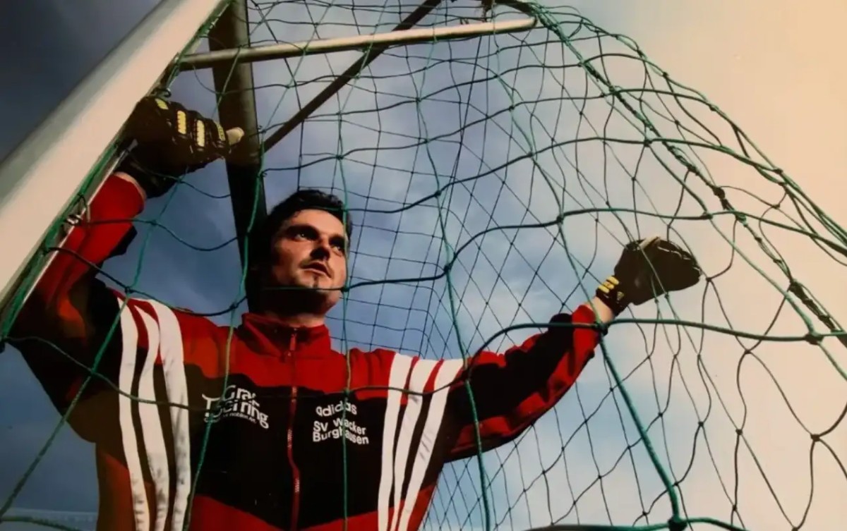 世界足坛最离谱的球员，走遍六大洲，三次被宣布死亡。